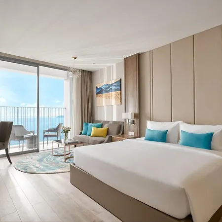 Oceanfront Suites Nha Trang